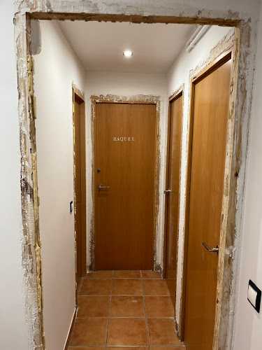 Fotografia tomada fuera de LA VENTANA INDISCRETA, REFORMAS INTEGRALES - Reformas en Cunit, Tarragona