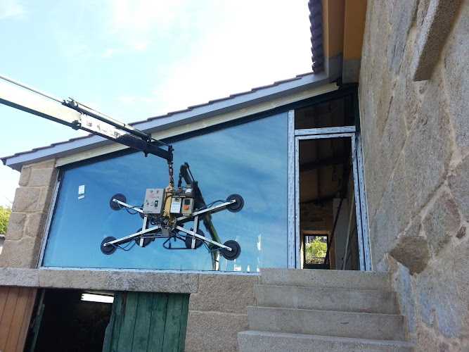 Fotografia tomada fuera de Aluminios Os de Casas S.L - Carpintería metálica y de aluminio en Marín, Pontevedra