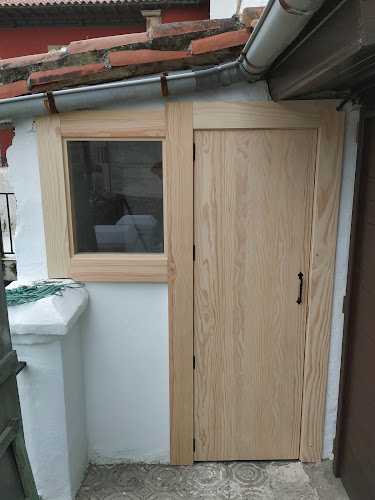 Fotografia tomada fuera de Carpintería Sabariego - Carpintería en Gijón, Asturias