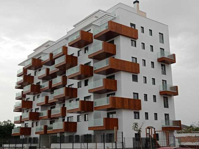Fotografia tomada fuera de Magocrist S.L. - Ventana de aluminio en Mancha Real, Jaén