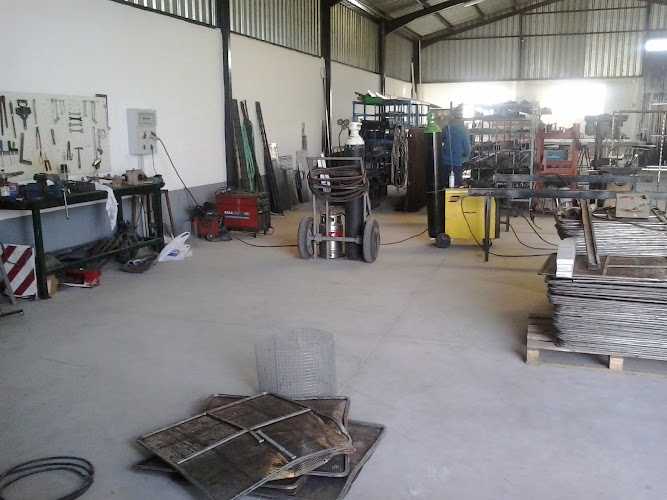 Fotografia tomada fuera de Multiservicios La Luisiana - Metalwork en La Luisiana, Sevilla