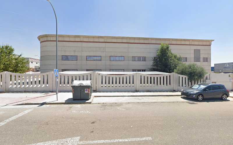 Fotografia tomada fuera de Aluminios Exteriores S.L. - Carpintería metálica y de aluminio en Casarrubuelos, Madrid