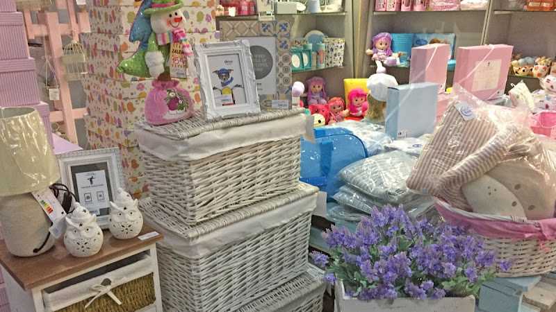 Fotografia tomada fuera de Zalema Factory - Tienda de muebles en La Carolina, Jaén