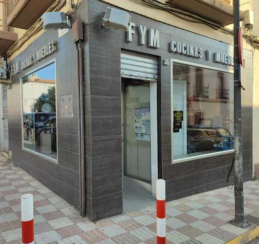 Fotografia tomada fuera de FYM Cocinas y Muebles - Tienda de muebles en La Carolina, Jaén