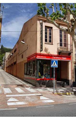 Fotografia tomada fuera de Ferreteria L' estri - Ferretería en Arenys de Mar, Barcelona