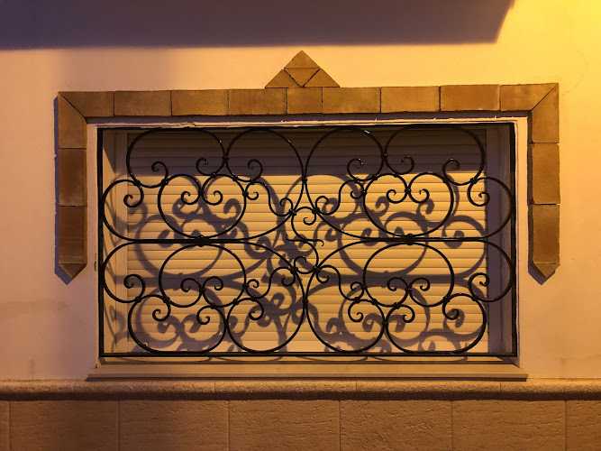 Fotografia tomada fuera de Forja Artística Álvaro Molina - Carpintería metálica y de aluminio en Vélez-Málaga, Málaga
