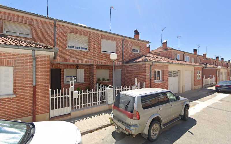 Fotografia tomada fuera de Maderas Julián Santa Basilisa - Establecimiento de venta de madera en Cantalejo, Segovia