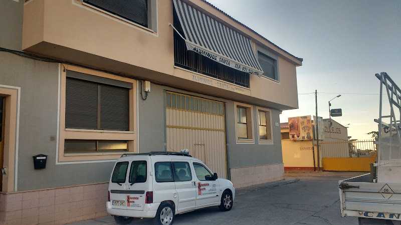 Fotografia tomada fuera de Juan Jesús Santa Basilisa Gómez - Carpintería metálica y de aluminio en Cantalejo, Segovia