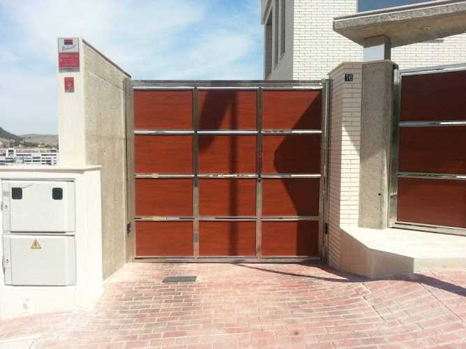 Fotografia tomada fuera de METALCARP - Carpintería metálica y de aluminio en Murcia, Murcia