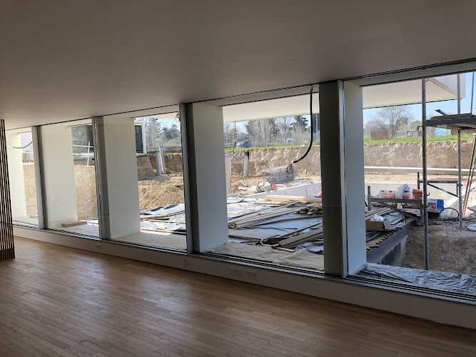 Fotografia tomada fuera de Aluminios F. Busto - Carpintería metálica y de aluminio en Briviesca, Burgos