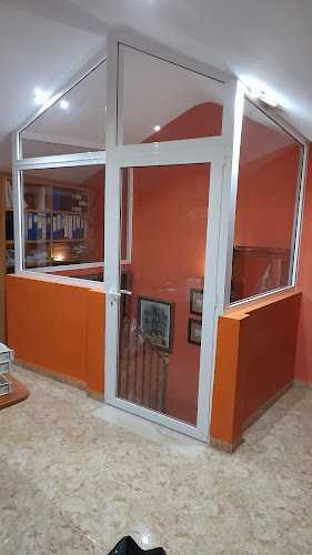 Fotografia tomada fuera de ALUMINIOS PUZOL S.L. - Carpintería metálica y de aluminio en Puçol, Valencia