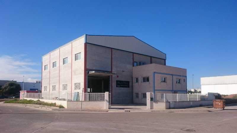 Fotografia tomada fuera de Alutek Puçol, S.L. - Metal·listeria en Puçol, Valencia