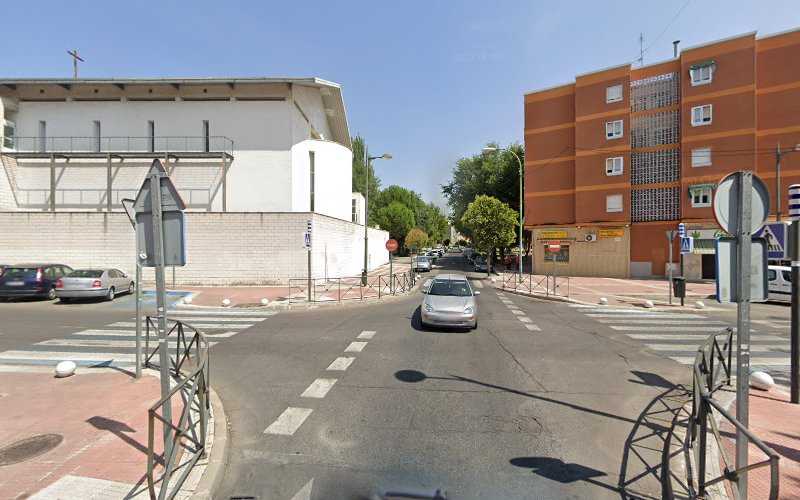 Fotografia tomada fuera de REFORMAS CUBERO - Carpintería metálica y de aluminio en Parla-madrid, Madrid