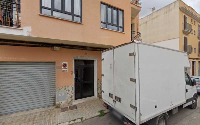 Fotografia tomada fuera de Carpintería Gaspar Bennaser - Tienda de armarios en Palma, Baleares