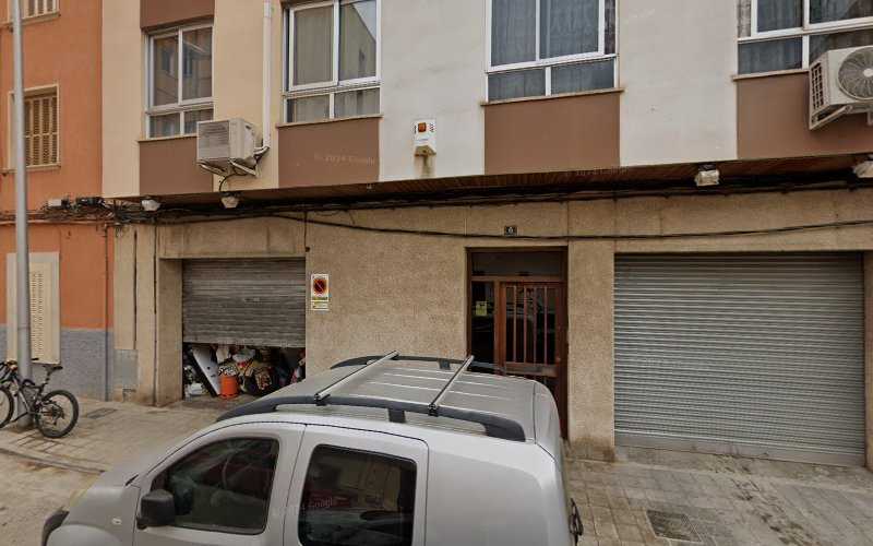 Fotografia tomada fuera de Carpintería Hermanos García - Tienda de armarios en Palma, Baleares