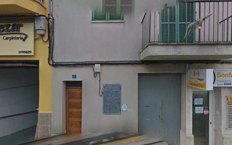 Fotografia tomada fuera de Carpintería Maderezar - Tienda de armarios en Andratx, Baleares