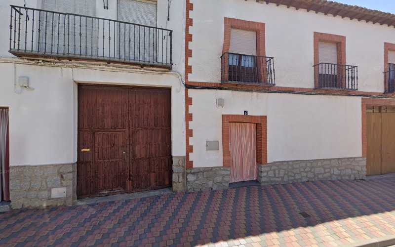 Fotografia tomada fuera de Carointeria Antefi - Tienda de armarios en Orgaz, Toledo