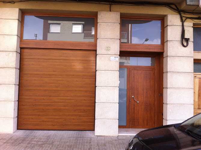 Fotografia tomada fuera de Grup Aluvid S.L - Carpintería metálica y de aluminio en Olius, Lérida