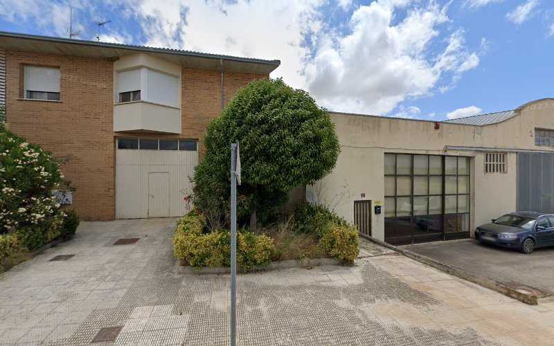 Fotografia tomada fuera de Talleres Olite Sociedad Cooperativa - Carpintería metálica y de aluminio en Olite, Navarra