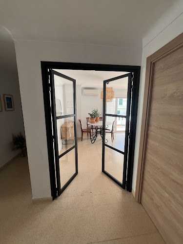 Fotografia tomada fuera de Aluminios Alcudia Sol - Carpintería metálica y de aluminio en Port d'Alcúdia, Baleares