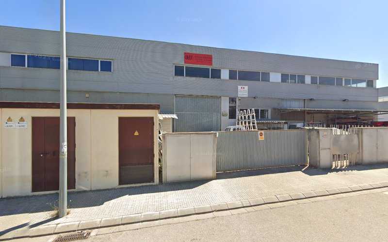 Fotografia tomada fuera de Juanjo Serrano Carpintería de Aluminio - Metal·listeria en Sentmenat, Barcelona