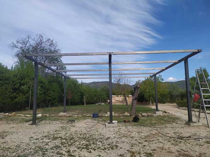 Fotografia tomada fuera de Herrería y Aluminios Elite - Herrero en Sencelles, Baleares