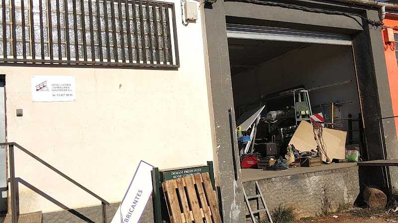 Fotografia tomada fuera de Metal·listeria i Serralleria Santpedor - Carpintería metálica y de aluminio en Santpedor, Barcelona
