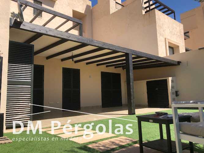 Fotografia tomada fuera de Dm Pérgolas - Establecimiento de venta de madera en Santomera, Murcia