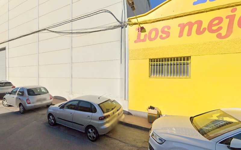 Fotografia tomada fuera de Barranco Karpinteros - Fábrica de muebles en Málaga, Málaga