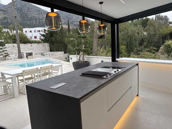 Fotografia tomada fuera de K12 Solid Atelier - Carpintero en Málaga, Málaga