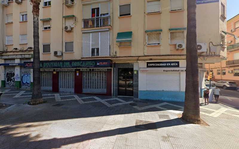 Fotografia tomada fuera de Ade and Sons Furniture - Carpintería en Málaga, Málaga