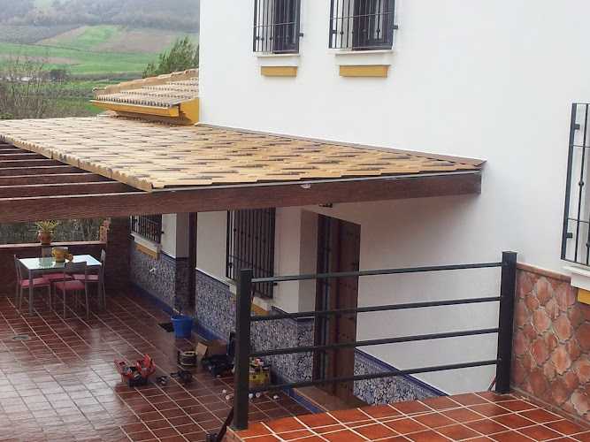 Fotografia tomada fuera de Aluminio y Cristalería Barrabino - Carpintería metálica y de aluminio en Málaga, Málaga