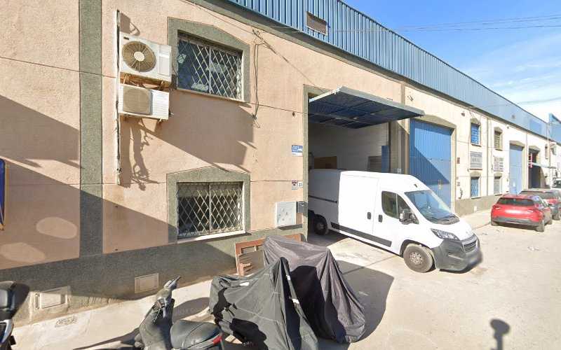 Fotografia tomada fuera de Metalistería del Castillo e Hijos S.C.A. - Carpintería metálica y de aluminio en Málaga, Málaga