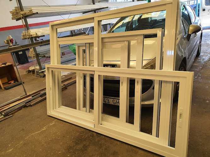 Fotografia tomada fuera de Triplex Future S.L. - Carpintería metálica y de aluminio en Málaga, Málaga