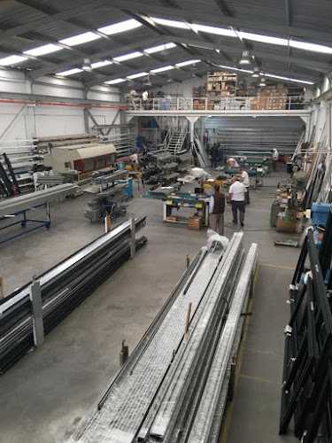 Fotografia tomada fuera de Aluminios Mata - Apimetal - Carpintería metálica y de aluminio en Málaga, Málaga