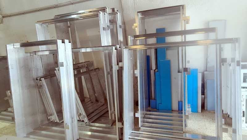 Alumcris & Patfres S.L. Cristaleria Aluminios Padilla - Carpintería metálica y de aluminio en Málaga, Málaga