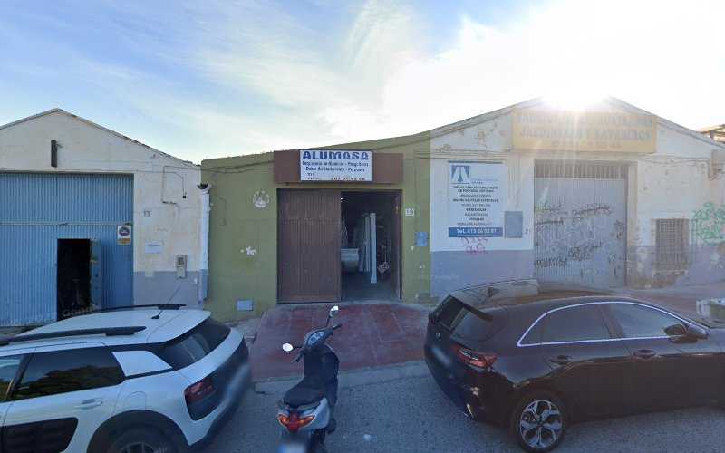 Fotografia tomada fuera de ALUMASA - Carpintería metálica y de aluminio en Málaga, Málaga