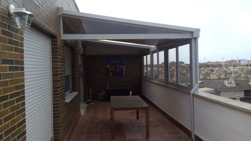 Fotografia tomada fuera de METALUCAS ventanas y cerramientos (oficina) - Carpintería metálica y de aluminio en Albacete, Albacete