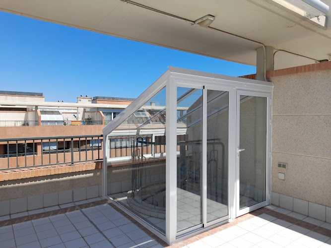 Fotografia tomada fuera de Prime Glass Aluminium Ideal System S.L. - Carpintería metálica y de aluminio en Albacete, Albacete