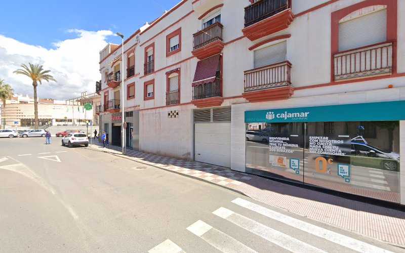 Fotografia tomada fuera de Bosch Padilla Sl - Carpintería metálica y de aluminio en Salobreña, Granada