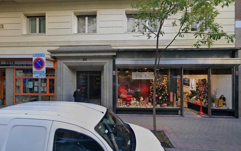 Fotografia tomada fuera de No esta - Carpintería metálica y de aluminio en Madrid, Madrid