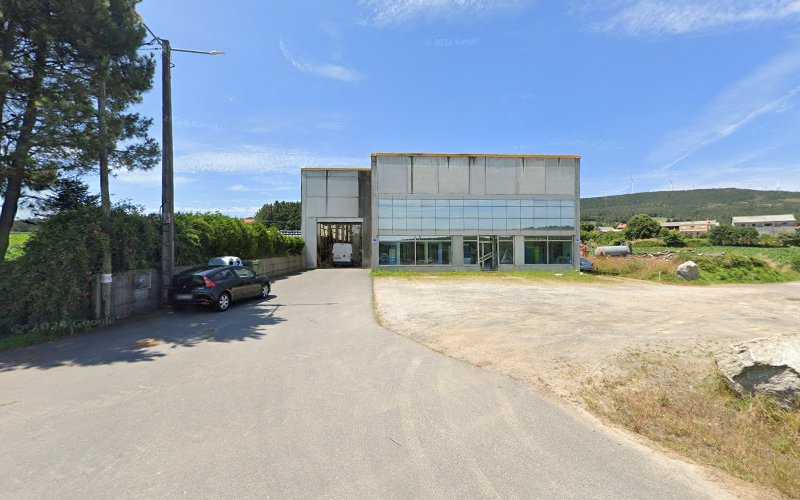 Fotografia tomada fuera de Carpintería Olveira - Carpintería en Dumbría, A Coruña