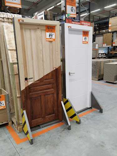 Fotografia tomada fuera de Obramat Galdakao (Bricomart) - Proveedor de materiales de construcción en Galdakao, Vizcaya