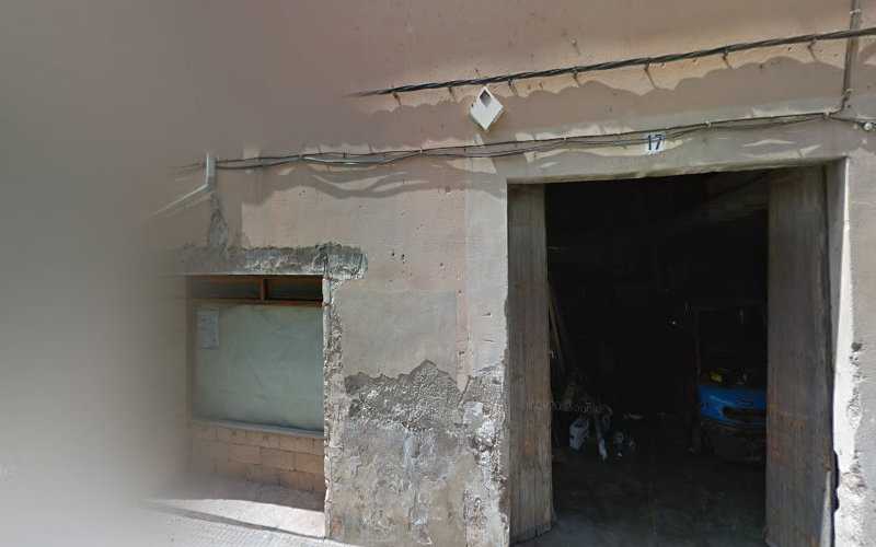 Fotografia tomada fuera de Fusteria Joan Mascaró Veny - Fusteria en Felanitx, Baleares