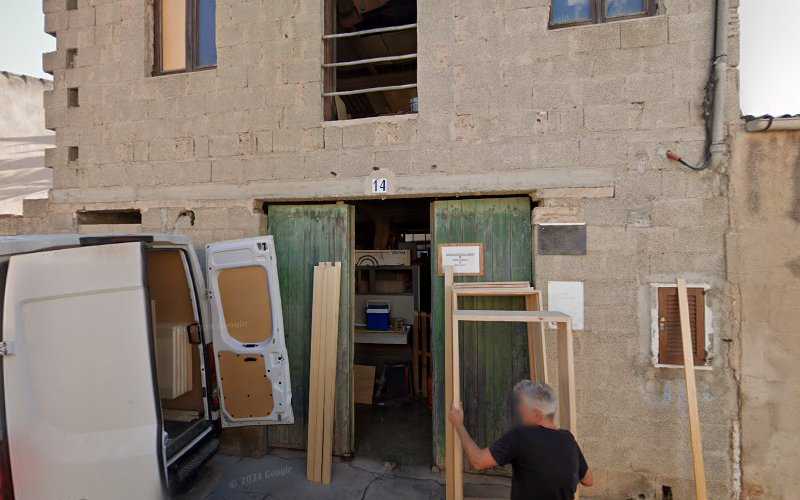 Fotografia tomada fuera de SPAIS SERVEIS fusteria - Carpintería en Felanitx, Baleares