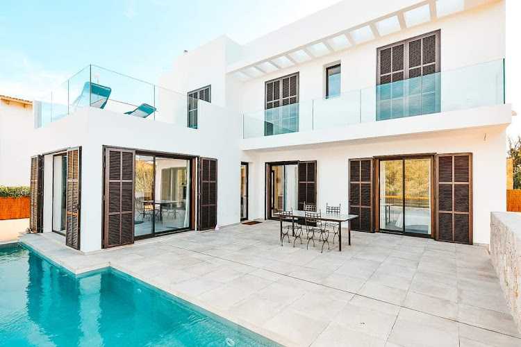 Fotografia tomada fuera de FERRERIA CAN SEGUINA, S.L. - Metal·listeria en Felanitx, Baleares