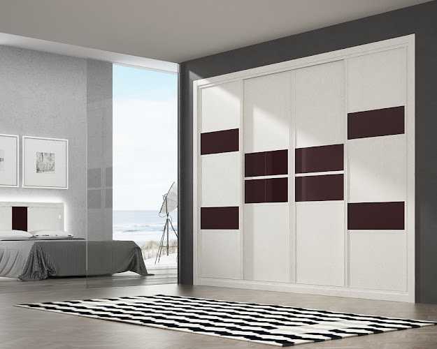 Fotografia tomada fuera de Todomadera Estepona - Proveedor de puertas en Estepona, Málaga