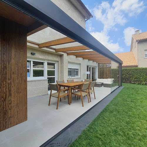 Fotografia tomada fuera de DECONSI PASAXE S.L. - Carpintería metálica y de aluminio en Vigo, Pontevedra