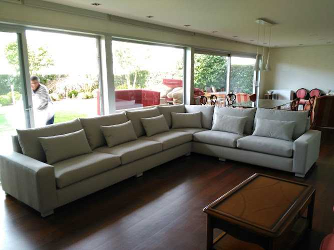 Fotografia tomada fuera de Elias Garcia - Tapiceria Coruña - Tapicería en Oseiro, A Coruña