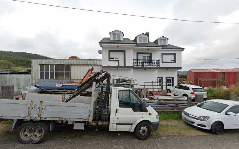Fotografia tomada fuera de Carpintería Metálica Os Muiños - Carpintería en Muxía, A Coruña